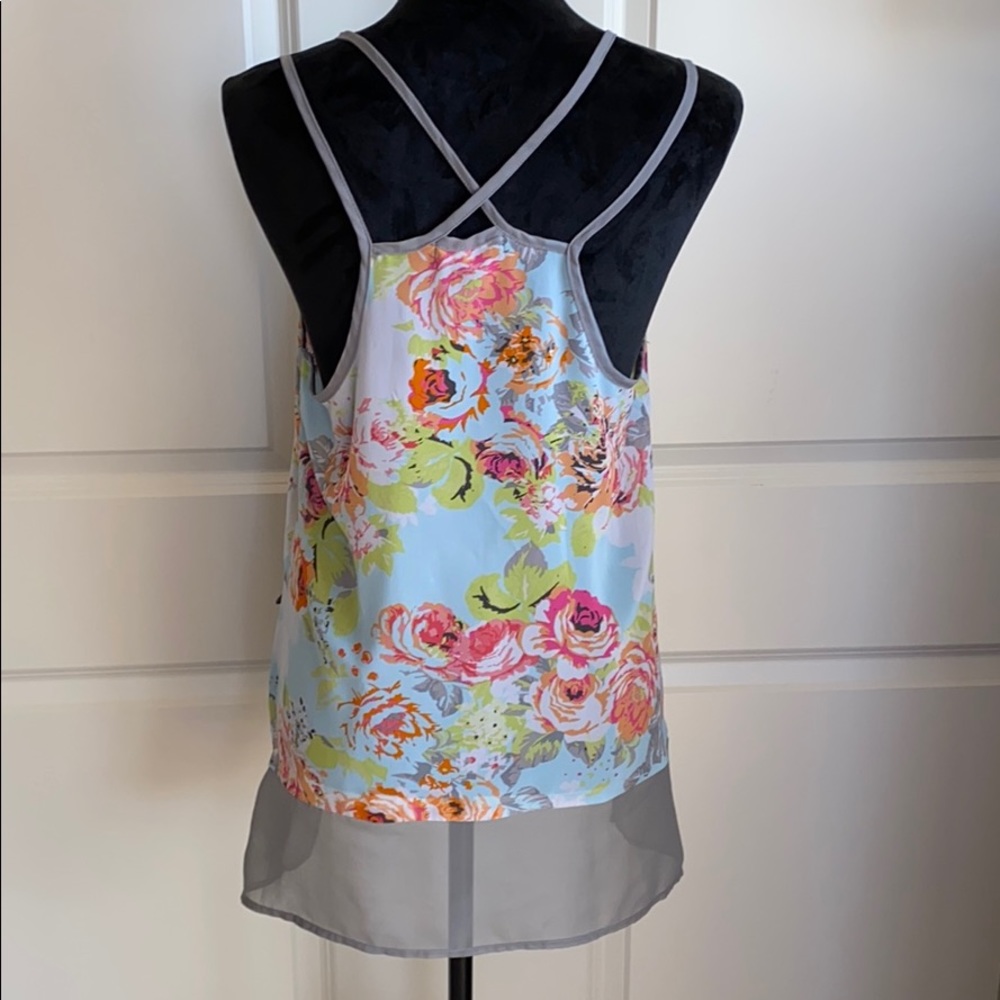 Sleeveless top - Picture 3 of 3